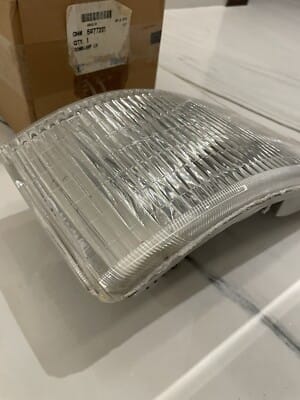 s-l400 NOS 1993 1996 CADILLAC FLEETWOOD LH DRIVER SIDE FRONT TURN SIGNAL CORNER LIGHT - Image 4