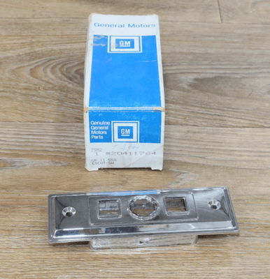 s-l400 GM 20411764 Cover Power Seat Side Panel Switch Escutcheon Cadillac Chevrolet - Image 4