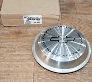 NOS GM 10180895 Wheel Trim CAP 1991-1996 Chevrolet Caprice Impala