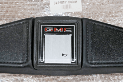 s-l400 CEM STEERING WHEEL & CAP Silver horn cover GMC 1977-1988 Number#17987491 NEW - Image 2